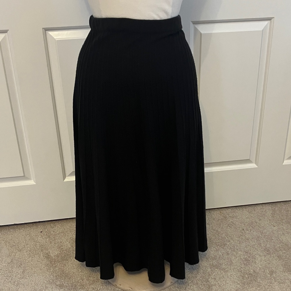 Requirements Classic Black Knit Midi Skirt